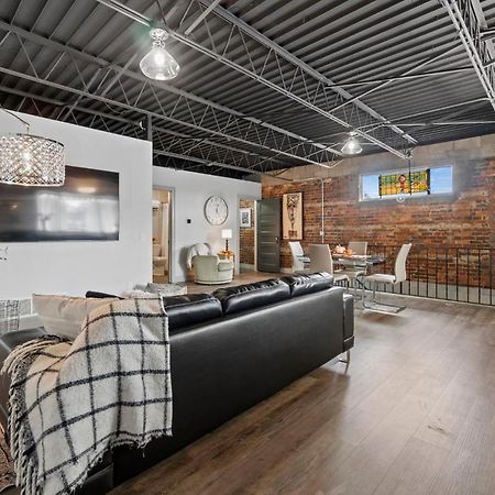 The 418. An 1866 Build With Modern Comforts Форт Уэйн Экстерьер фото